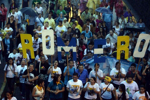 San Salvador viste sus mejores galas ante la beatificación