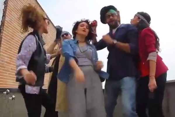 Video: Liberan a jóvenes tras bailar 'Happy' en Irán