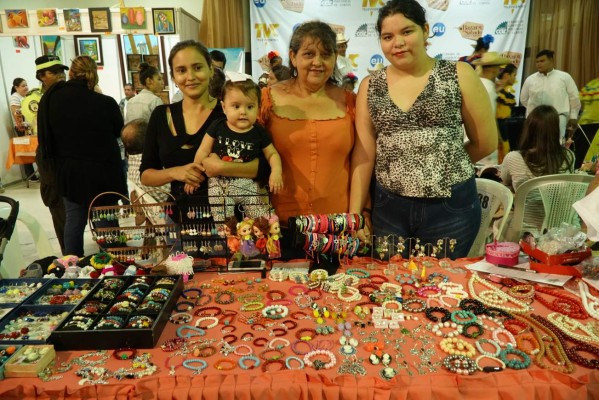 En el Bazar del Sábado destacan los emprendimientos familiares