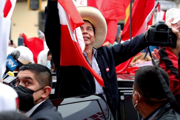 El izquierdista Pedro Castillo se aproxima al triunfo electoral en Perú