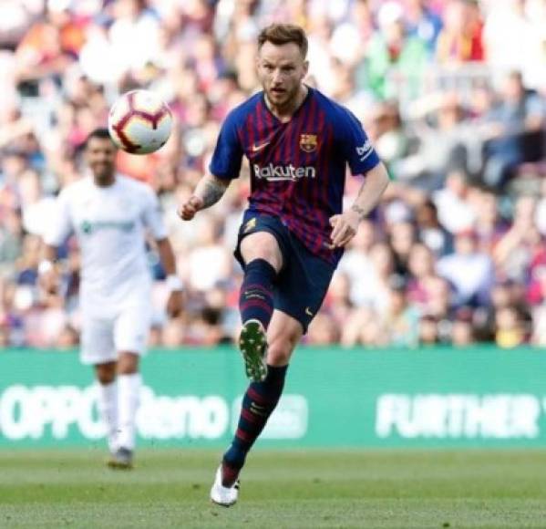 Ivan Rakitic: El mediocampista croata quiere seguir en el Barcelona, pero el Diario MARCA informa que en el club catalán lo podrían intercambiar por otro crack.<br/>