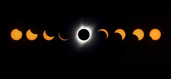A composite image of the total solar eclipse seen from the Lowell Observatory Solar Eclipse Experience August 21, 2017 in Madras, Oregon. / AFP PHOTO / STAN HONDA