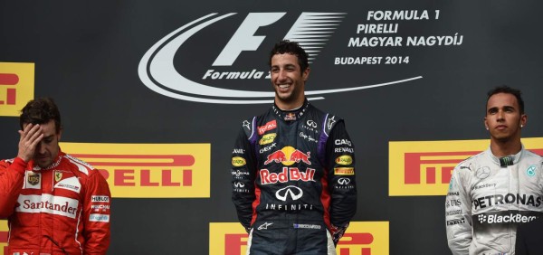 Ricciardo gana en Hungría