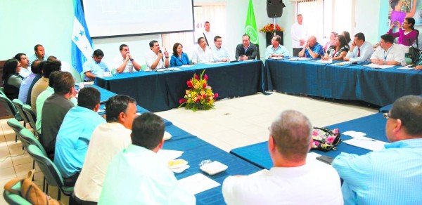 Todas las regiones hondureñas serán partícipes del diálogo: Hernández