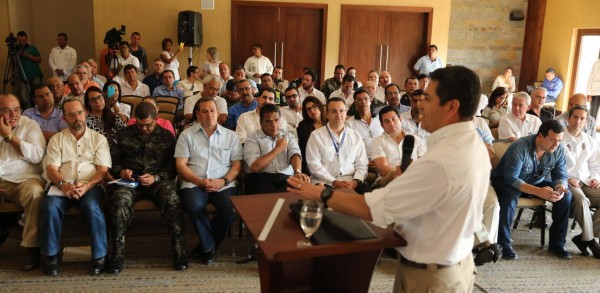 Juan Orlando Hernández invita a empresarios a la caminata Actívate en Gracias, Lempira