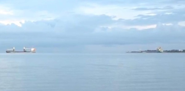 Barco con hospitales llega a muelle de Puerto Cortés