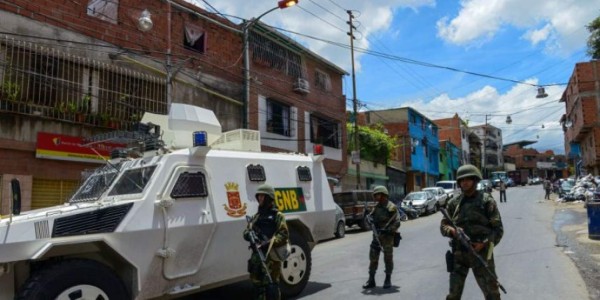 Grupo armado asesina a once personas en Venezuela
