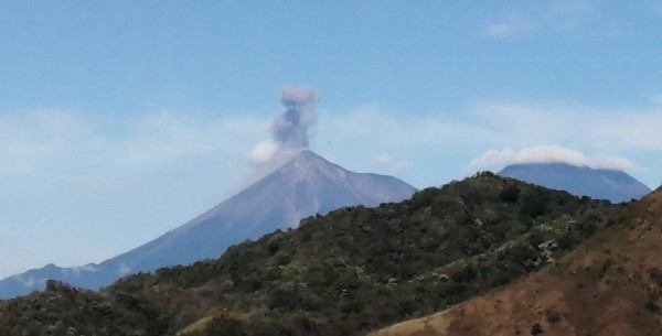 Volcán de Fuego entra en fase eruptiva en Guatemala