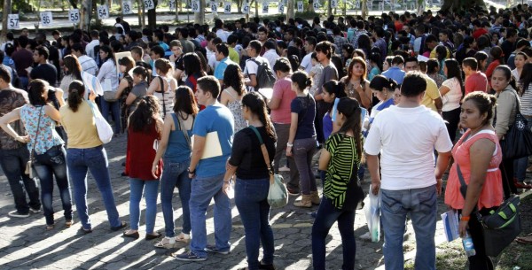 Más de 2,600 estudiantes se sometieron a prueba para entrar a la Unah-vs