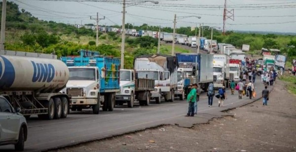 En represalia, Nicaragua bloquea el tránsito de mercadería con Costa Rica