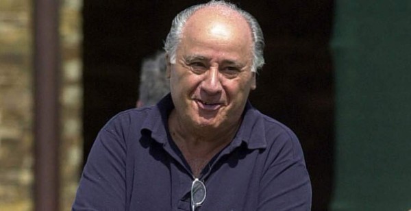 Empleados celebran emotivo cumpleaños a Amancio Ortega