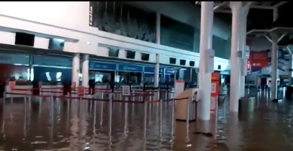 Inundado el aeropuerto Ramón Villeda Morales de San Pedro Sula