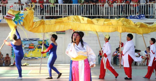 liceo Brassavola Nacional celebra XI Feria Hispana y de las Naciones