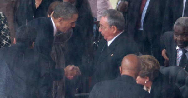 Castro ofrece diálogo a EUA y flexibilizar inversión extranjera
