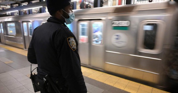 Cadena de ataques deja cuatro personas heridas en el metro de Nueva York
