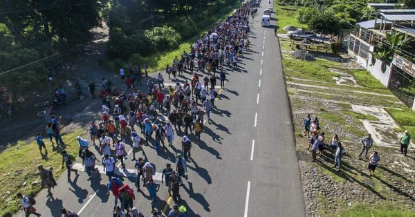 Crece caravana de migrante que partió del sur de México rumbo a EEUU