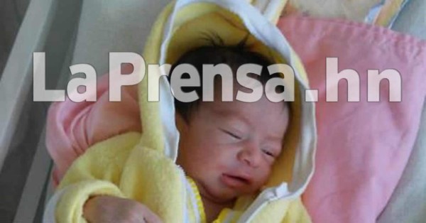 'En ningún momento he negado a mi hijo': madre de bebé 'intercambiado'     