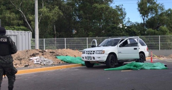 Sicarios interceptan camioneta y matan a sus tres pasajeros en Tegucigalpa