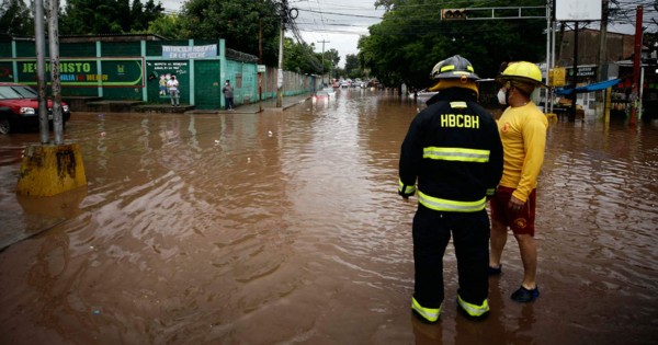 Honduras baja niveles de alertas provocadas por influencia del huracán Delta