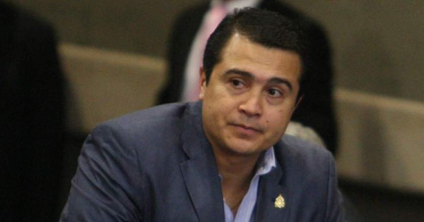 Defensa de Tony Hernández pide retrasar otra vez su sentencia