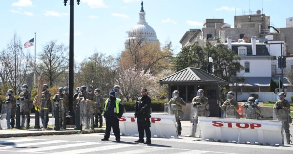 Capitolio de Estados Unidos cierra por amenaza de seguridad