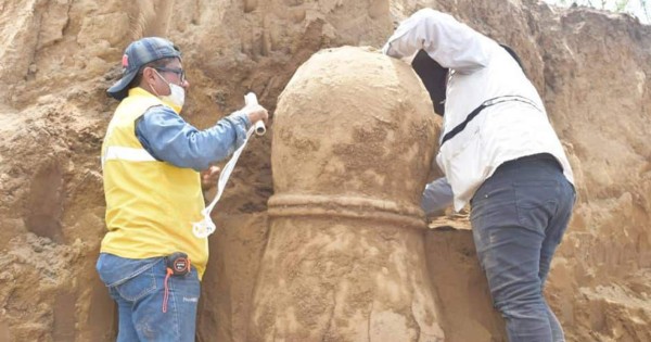 Arqueólogos hallan urna funeraria intacta de cultura prehispánica en Ecuador