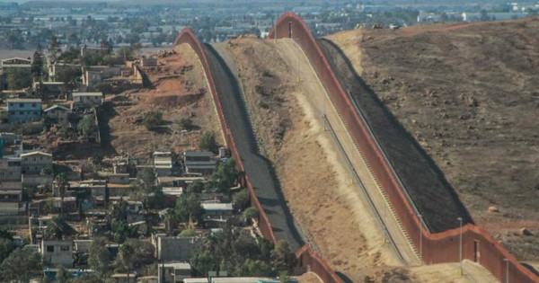 EEUU cancela los proyectos del muro y atenderá a las comunidades fronterizas