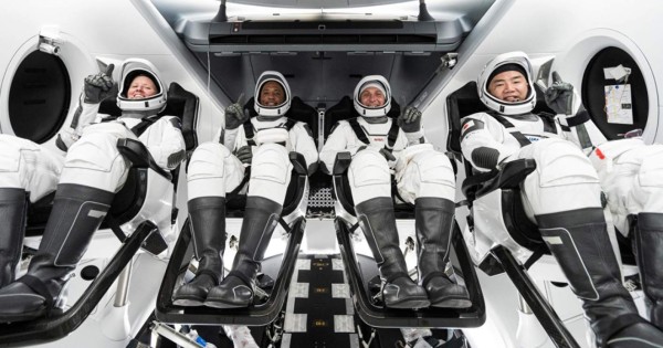 La NASA y SpaceX vuelven a aplazar el regreso de su primera misión a la EEI