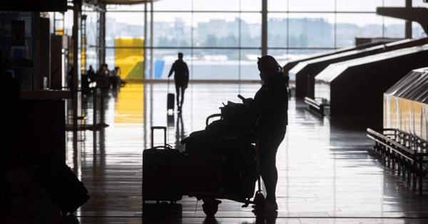 España prorroga restricciones de viajes desde países fuera UE hasta fin 2020