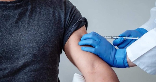 Virginia paga bono de 100 dólares a jóvenes por vacunarse contra la covid