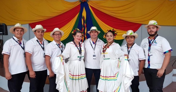 Grupo Folklórico Gualcinse celebra el Día de la Bandera con colorido video