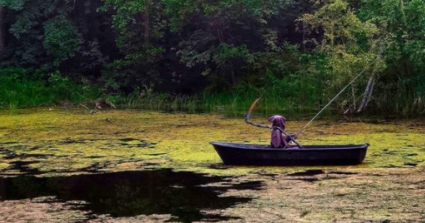 Mega viral: La 'Muerte' aparece en un lago y espanta a la gente