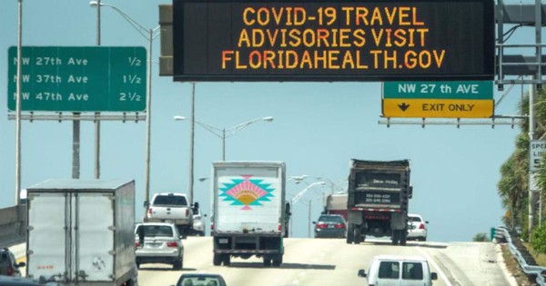 Confusión y casi 2.800 casos nuevos de COVID-19 tras la orden de reapertura en Florida