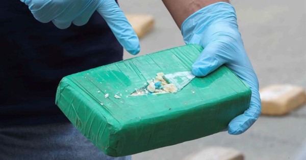 Acusan a latina de vender droga que causó varias sobredosis y una muerte