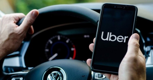 Uber vende su unidad de vehículos autónomos por millones de dólares