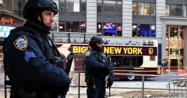 Redoblan seguridad en Nueva York tras amenaza terrorista en Londres
