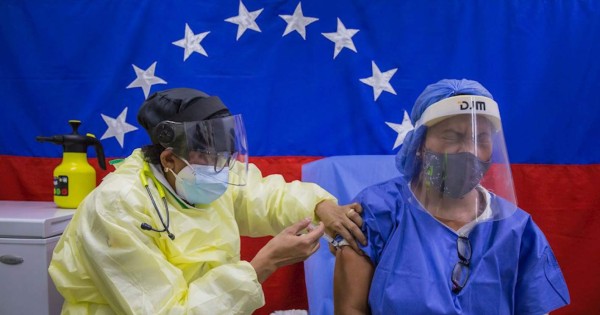 Guaidó responsabiliza a Maduro de que no haya vacunas en Venezuela
