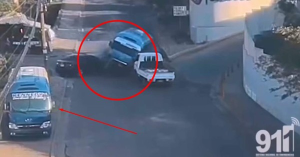 VIDEO: Exceso de velocidad e imprudencia causan cuádruple choque en Tegucigalpa