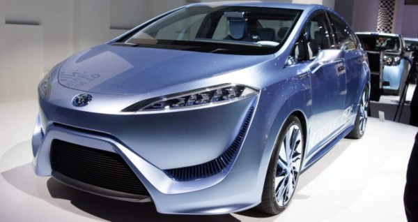 Toyota lanzará auto propulsado por hidrógeno
