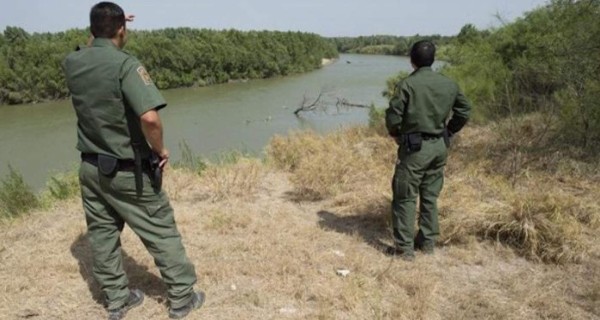 Rescatan a bebé hondureño abandonado en la frontera de EUA