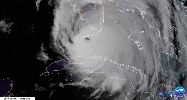 Huracán Irma impacta Miami y los Cayos de Florida como categoría 4