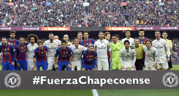 Barça y Real Madrid homenajearon al Chapecoense