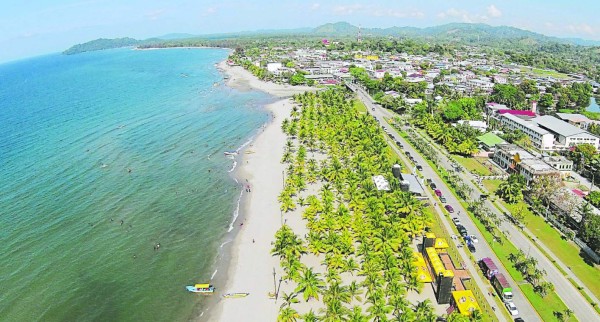 Playas de Tela esperan a 1.5 millones de veraneantes