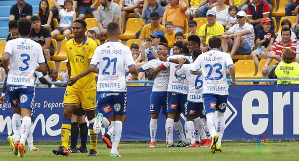 'Choco' Lozano vuelve a marcar y el Tenerife sueña con el ascenso