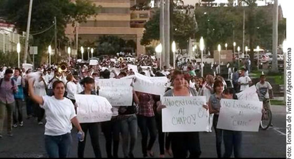 Cientos de personas exigen liberación de 'el Chapo' Guzmán en México