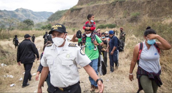 Guatemala continúa con la deportación de hondureños