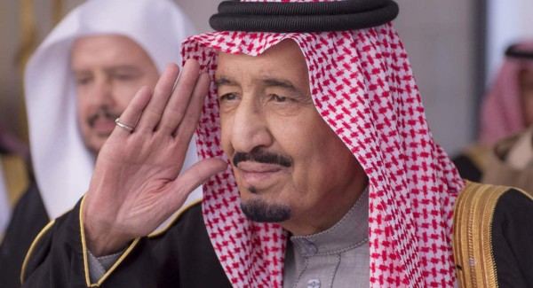 El rey de Arabia Saudita denuncia 'injerencias flagrantes' de Irán en asuntos árabes