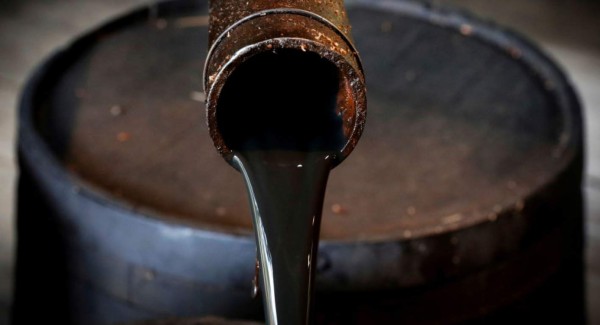 Precio del petróleo sigue subiendo en mercados internacionales