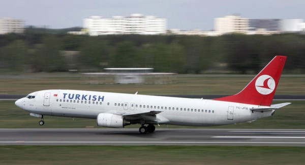 Avión turco aterriza de emergencia por amenaza de bomba