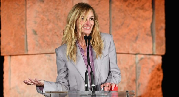 Julia Roberts es reconocida en los Premios InStyle